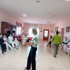 Una de las sesiones formativas llevadas a cabo en una residencia de personas mayores de la Región Sanitaria Alt Pirineu i Aran