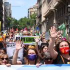La manifestación de docentes, familias y alumnos que recorrió ayer Barcelona.