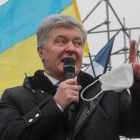 Poroshenko volvió ayer a Ucrania para ser juzgado por traición.