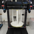 El taburete impreso en una impresora 3D.
