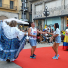 Danzas tradicionales colombianas, ayer en la plaza Sant Francesc en la última jornada del Cinemón.