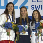 Emma Carrasco, a la derecha, junto a sus compañeras de podio, Lilla Abraham y Leah Schlosshan.