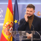 Rufián provoca una crisis con Junts al vincular a Puigdemont con Rusia