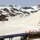 La nieve teñida de marrón en la Val d’Aran el martes. 