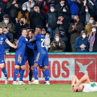Los jugadores del Real Madrid celebran el gol de Hazard que suponía el 1-2.