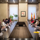 Los miembros de los dos ejecutivos se reunieron ayer en el Palau de la Generalitat de Barcelona.
