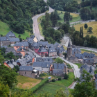Vista aérea del pueblo de Aubèrt por donde transcurrirá la ruta. 