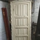 Una de les portes a la venda.