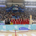 Anna Salvat, la segona per l’esquerra, amb la medalla de plata.