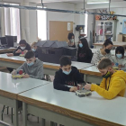 Alumnes d’ESO d’un institut de Lleida, a classe amb mascareta.