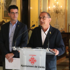El alcalde de Lleida, Miquel Pueyo, con el primer teniente de alcalde, Toni Postius, en la Paeria