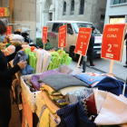 Una de les parades del Mercat de les Rebaixes de l’Eix.