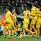 Els jugadors del Barça celebren un dels gols d’Aubameyang.