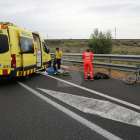 El ferit va ser traslladat en helicòpter a l'hospital Arnau de Vilanova de Lleida.