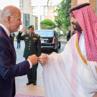Un xoc de punys entre Joe Biden i Bin Salman tanca el capítol de l’assassinat de Khashoggi.