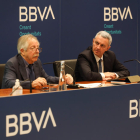 Josep Oliver y José Ballester presentaron ayer el Anuari Comarcal del BBVA.