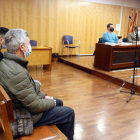 El sospitós del doble crim de Susqueda, assegut aquest dilluns a la banqueta del Penal 1 de Girona durant el judici per traficar amb marihuana i tenir una plantació a la zona del pantà