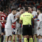 Lewandowski, després de ser expulsat a El Sadar davant d’Osasuna.