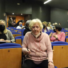 La historiadora Rosa Toran Belver, ayer antes de la conferencia en la sala Jaume Magre de Lleida. 