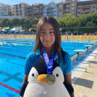 Noa Priego amb la medalla d’or a 100 metres braça.