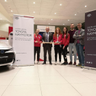 Una representació de l’equip, ahir a Toyota Naymotor.