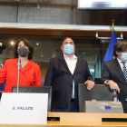 Elisenda Paluzie (ANC), Oriol Junqueras (ERC), i Carles Puigdemont (Junts) en la roda de premsa a Brussel·les per l'esclat del cas d'espionatge 'Catalangate'