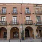 Imagen de archivo de la fachada del ayuntamiento de Almacelles.