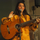 La cantautora barcelonina Raquel Lúa, en el seu recital a l’Antares.