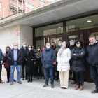Un quincena de trabajadores protestaron en Lleida.