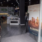 Cines preparados  -  Salas de cine leridanas como Screenbox Lleida ya han colocado los carteles de promoción para la proyección de Alcarràs. El film se estrenará el viernes 29 de abril en los cines de todo el estado y en algunos municipios de L ...