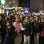 Desenes de nens van participar en la Marató de l’Ou a la rambla Doctora Castells de Lleida.