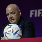 Gianni Infantino ayer durante la polémica rueda de prensa que ofreció en Doha.