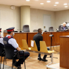 El acusado de intentar matar a un hombre en Àger durante el juicio en la Audiencia de Lleida