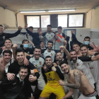 La plantilla del Borges celebrando su triunfo de ayer en el duelo directo frente al Vista Alegre.