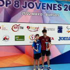 Roger Quesada y Cesc Carrera, con los trofeos conseguidos.