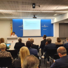 La secretaria de Hacienda de la Generalitat, Marta Espasa, presentando en Lleida el informe que analiza el posible impacto de la fiscalidad en las deslocalizaciones de actividades económicas de Lleida a Aragón