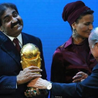 La concesión del Mundial a un país pequeño, desértico y sin tradición futbolística desató el escándalo.