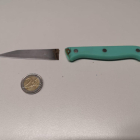 Imagen del cuchillo que utilizó el agresor. 