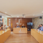 El conseller Giró durante la visita al consell de la Alta Ribagorça. 