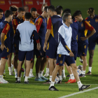 Luis Enrique, ayer en el estadio de Doha, durante el entrenamiento de la selección española.