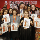 Pedro Sánchez ayer junto a la Internacional Socialista de Mujeres.