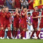 Els jugadors de la selecció espanyola celebren un dels set gols.