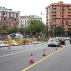 L’avinguda de Balmes i rambla d’Aragó, amb sols un carril per costat a l’alçada de la plaça Cervantes.