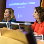 Les ministres Calviño i Montero van presentar ahir les noves previsions econòmiques.