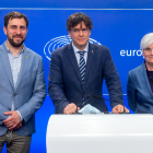 Imatge d’arxiu dels eurodiputats de Junts Toni Comín, Carles Puigdemont i Clara Ponsatí.