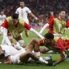 Jugadors de la selecció del Marroc celebren el seu segon gol davant de Bèlgica.