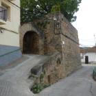 Imatge d’arxiu de la muralla medieval de Oliana.