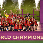La selecció espanyola celebra el títol mundial.