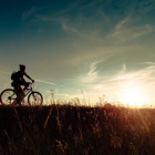 Ir en bici durante 20 minutos diarios reduce el riesgo de mortalidad un 10%, según la OMS