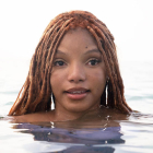 Halle Bailey interpreta la sirena Ariel.